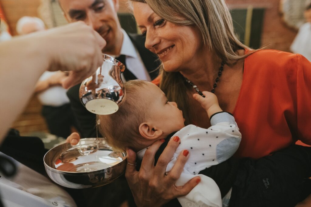 Családi esemény fotózás Bendzsi keresztelőjén